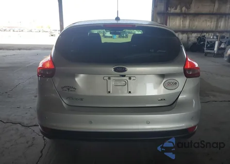 2018 Ford Focus Sel z USA, uszkodzony, nr VIN 1FADP3M2XJL278825